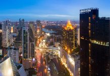 เปิดปมคอนโดหรู “แอชตัน อโศก”..ระวัง! น้ำผึ้งหยดเดียว ทุบอสังหาฯ ไทยพังครืน!