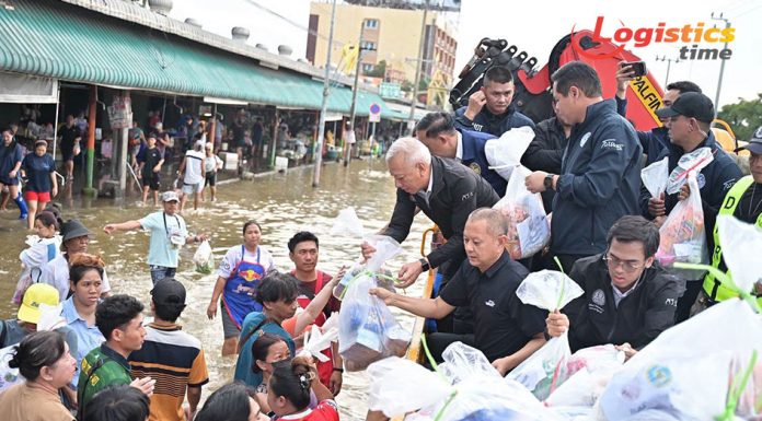 “พิพัฒน์”นำทีมคมนาคมลงพื้นที่ร่มเกล้า 24 ช่วยน้ำท่วมครบวงจร ระดมเรือ–เครื่องจักร ดูแลเส้นทาง–เร่งฟื้นฟูหลังน้ำลด
