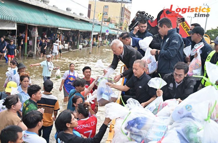 “พิพัฒน์”นำทีมคมนาคมลงพื้นที่ร่มเกล้า 24 ช่วยน้ำท่วมครบวงจร ระดมเรือ–เครื่องจักร ดูแลเส้นทาง–เร่งฟื้นฟูหลังน้ำลด